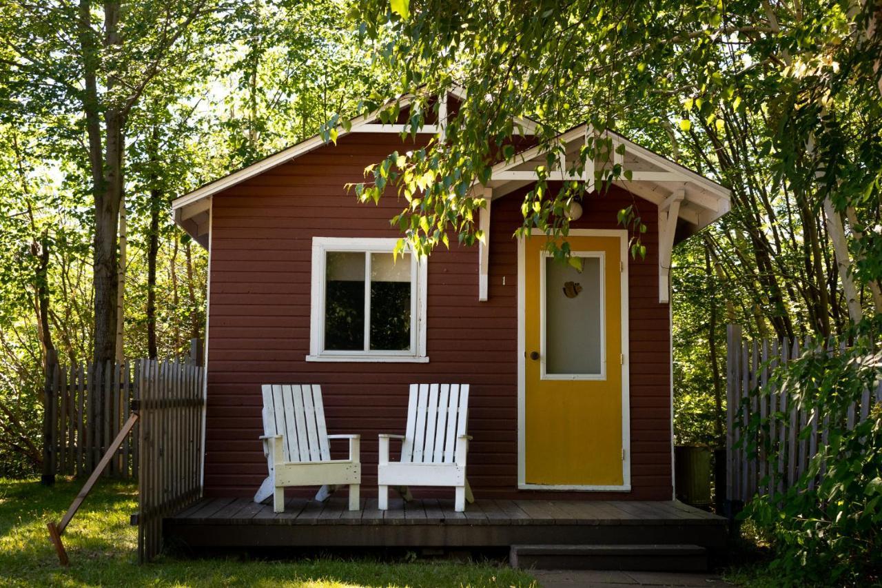 Complexe D'Hebergement La Maison Touristique Dugas Caraquet Exterior photo