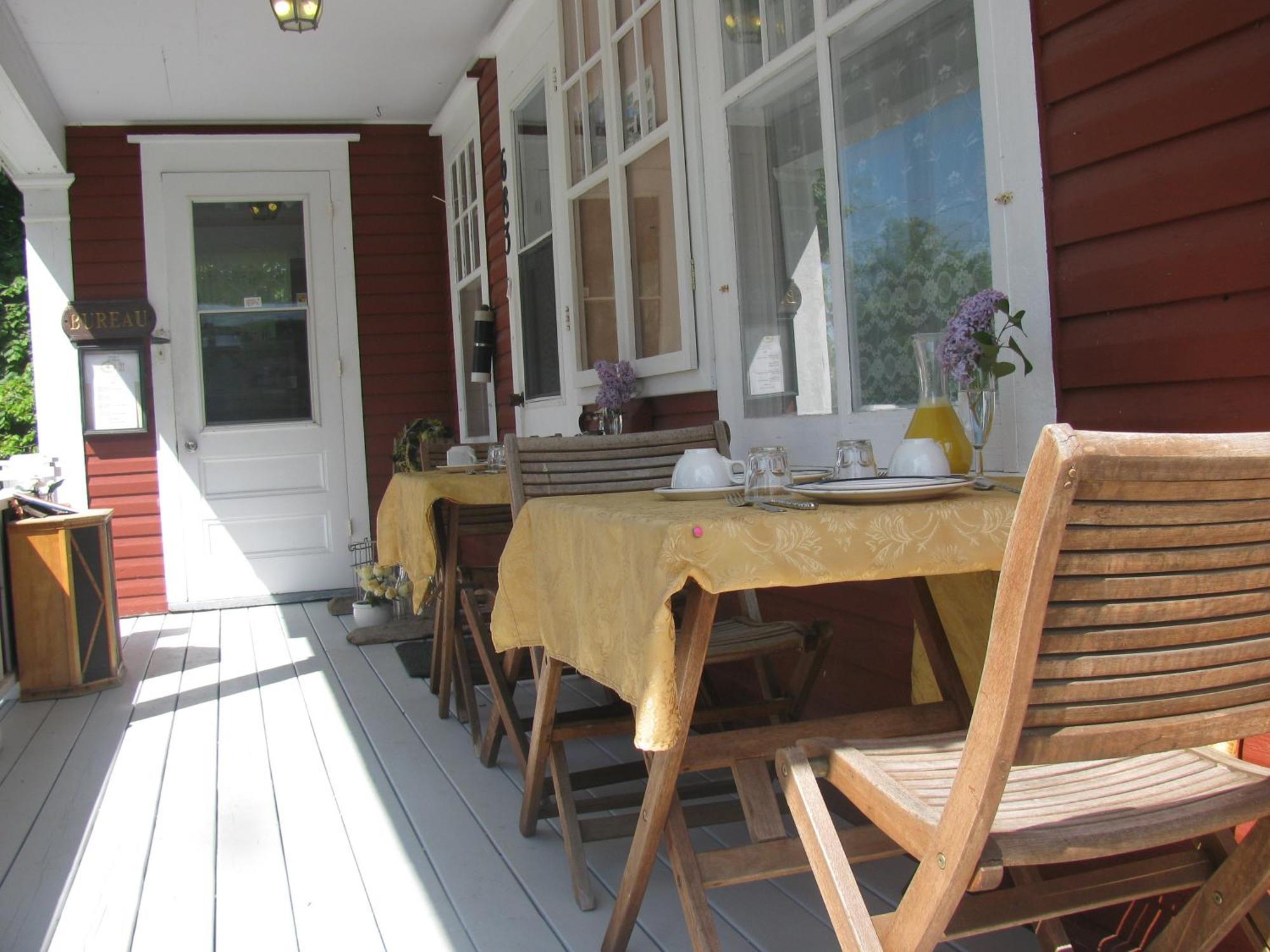 Complexe D'Hebergement La Maison Touristique Dugas Caraquet Exterior photo